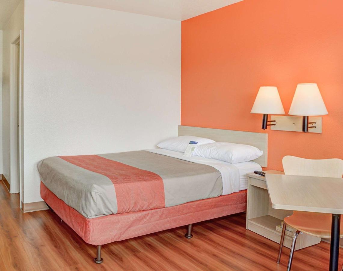 Hotel 6-portland, Or -